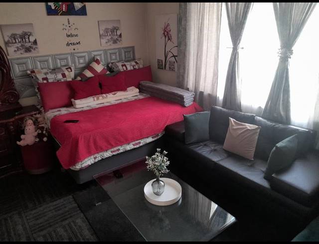 2 BEDROOM APARTMENT FOR SALE IN YEOVILLE